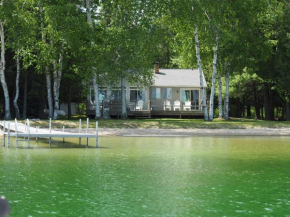 Birch Cove Bungalow - Gorgeous Lakefront!